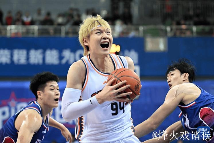 王哲林24+10上海大胜天津 山东力克福建止连败