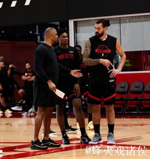 三分30投仅7中!申京赛后表态:提升防守+篮板 三分30投仅7中!申京赛后表态:提升防守+篮板