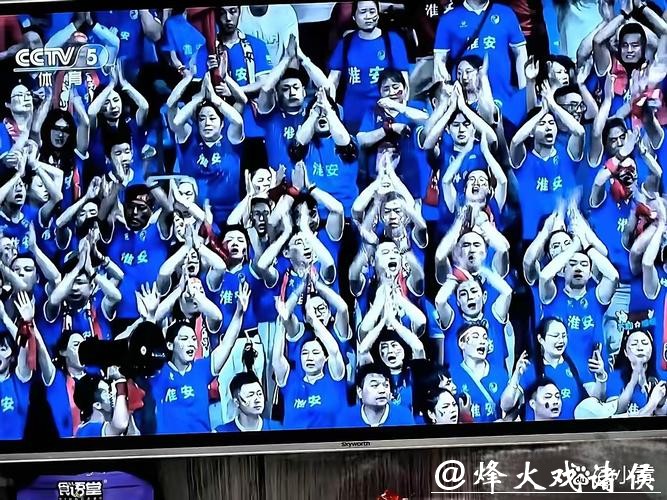 世界杯直播：全球网友热议实时更新